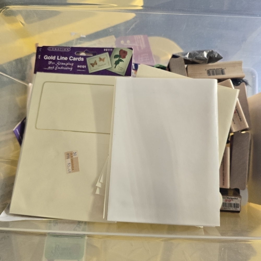 Tote Full Of Rubber Stamps And Misc Art Supplies - Picture 7 of 7
